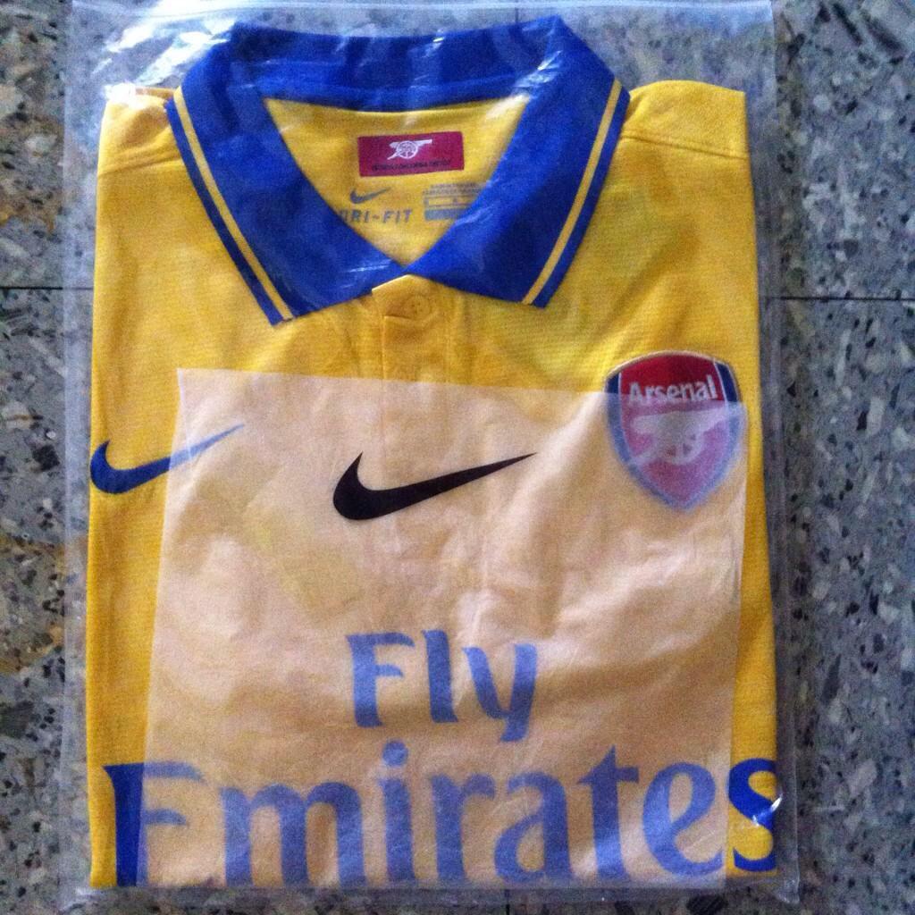 DistrictCorner's tweet photo. Booked size M until tonight by arse 🙌 http://t.co/r0gQ8zZcCQ