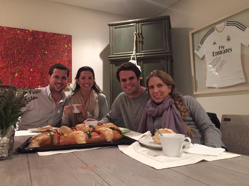 puig_ricardo's tweet photo. Pues ya llevo dos monos en dos roscas. Hoy con @marasuero, Iñaki, @carla_344 y yo. http://t.co/mdCOCMaXyY