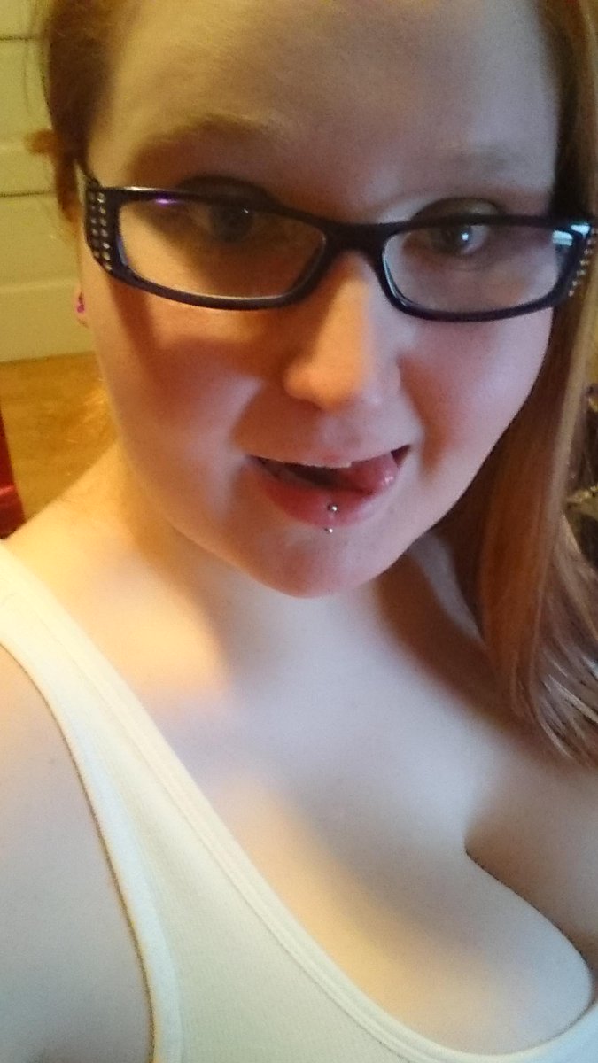 Comicfanbbw's tweet photo. Cum play with my #sexy little mouth. I'm live now http://t.co/qsUX0BsVEZ #mouthforcum #titstodiefor #BBWs http://t.co/SJPgL5M5wG