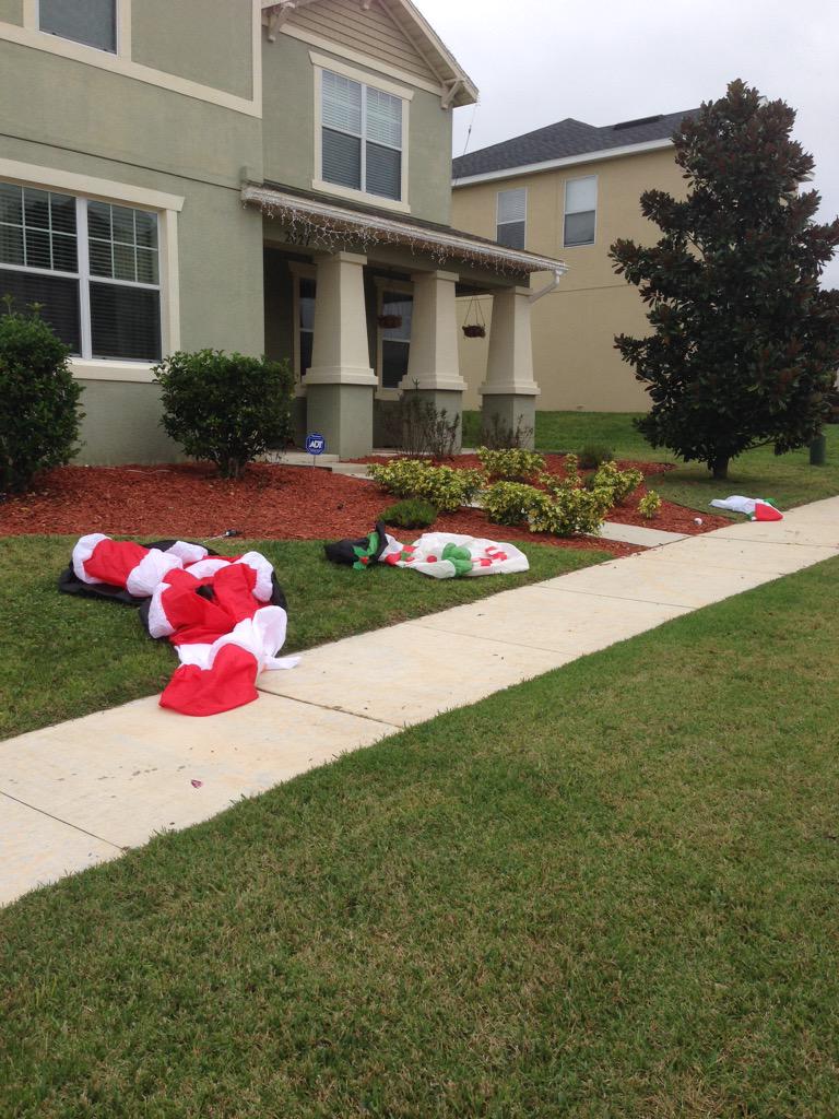 AstoriaKings's tweet photo. the holidays are indeed over...sigh...#deflating http://t.co/flapHiC5B0
