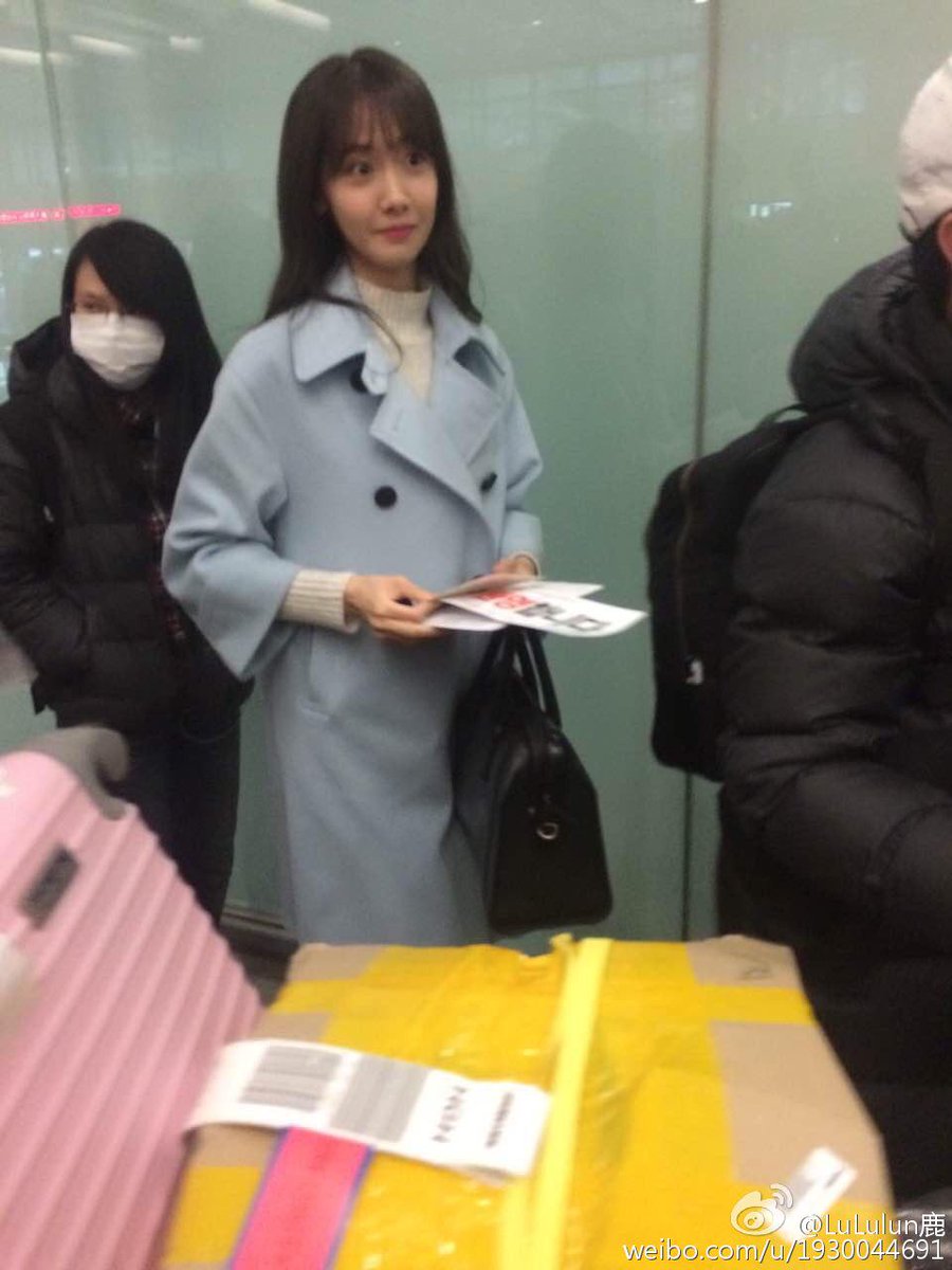 [PIC][07-01-2015]YoonA xuất phát đi Hàng Châu - Trung Quốc để quay bộ phim truyền hình của cô vào sáng nay B6uqYUsCAAA0XzY