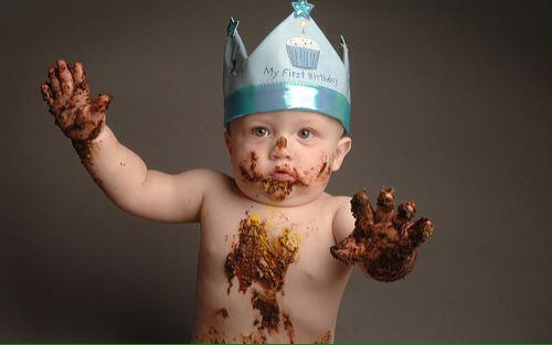 CoolCakeCrew's tweet photo. This little shit fell in some scat cake http://t.co/IAxMZH2a63