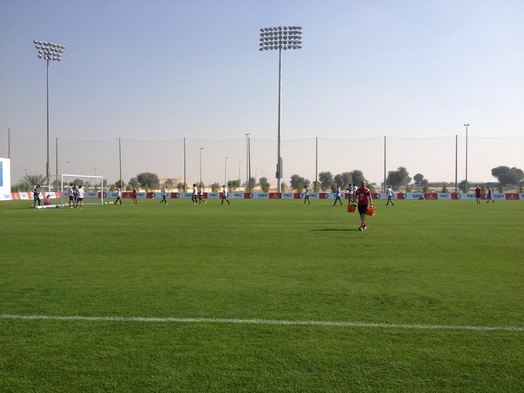 sinclairbischop's tweet photo. Ochtendtraining Feyenoord in lekker zonnetje in Dubai http://t.co/aii4Ja4ltE