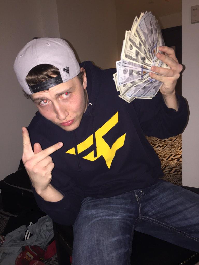 KEEMSTAR's tweet image. Breaking @Banks wins 3k in Vegas