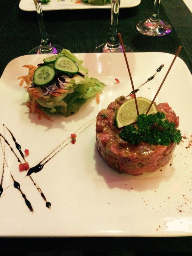 TheSharpstar's tweet image. At a beautiful french restaurant in Noumea. Beef tartare @restaurant aux antipodes