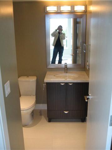 HoovesHomes's tweet photo. This realtor apparently thinks she's a vampire or she'd know this actual MLS photo might not work #badlistingphotos http://t.co/hLKRiHQdH7