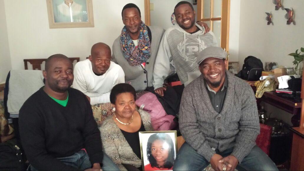 KULTAMAOFFICIAL's tweet photo. Los #nsombolay2015 #family #mazodeamor @srtcee @FranklinTshimin #shogunxl #owengallager http://t.co/W7Ed2ZWgff