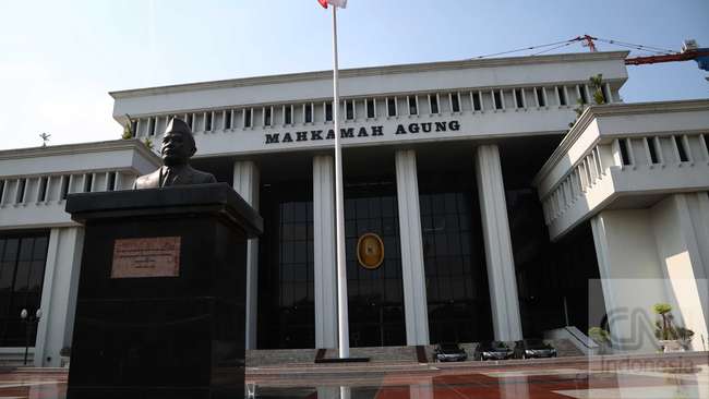 CNNIndonesia's tweet photo. Pembatasan PK Dinilai Tak Miliki Semangat Keadilan http://t.co/ESQjEDd8ml http://t.co/VSRKvfbCEG