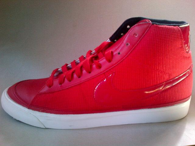FredNabbimba's tweet photo. Original Nike  sneakers. Size 13. Call 0771-648184. #FreeDelivery http://t.co/T4k7613rE3