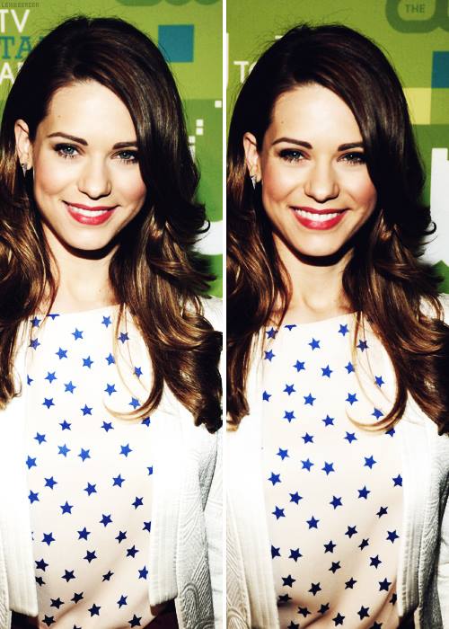 Today is the day!  HAPPY BIRTHDAY LYNDSY FONSECA WE WISH ALL THE BEST FOR YOU! 