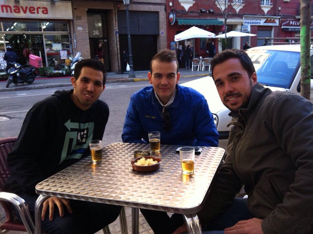 PabloMoreno23's tweet photo. Insisto en que @deiwid7 y @jorgereig son los más mejores amigos del mundo que puedo tener. #abuff http://t.co/fov472SNqJ