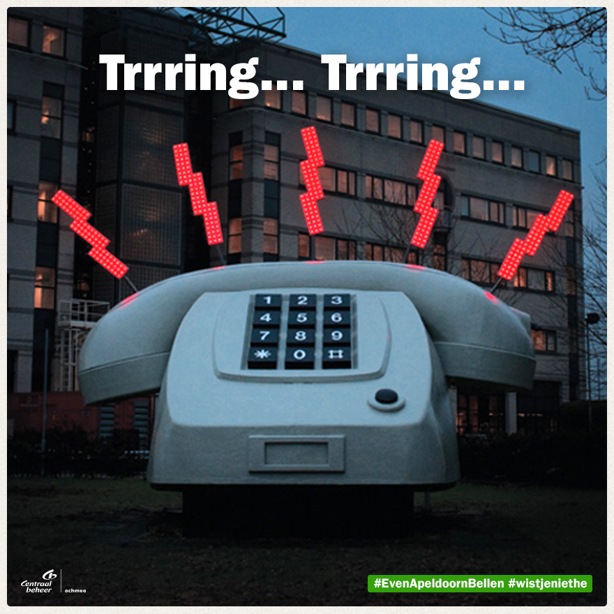 centraal_beheer's tweet photo. De grootste werkende telefoon van de wereld staat bij ons voor de deur. #wistjeniethe #evenapeldoornbellen http://t.co/AWcA50QNK1