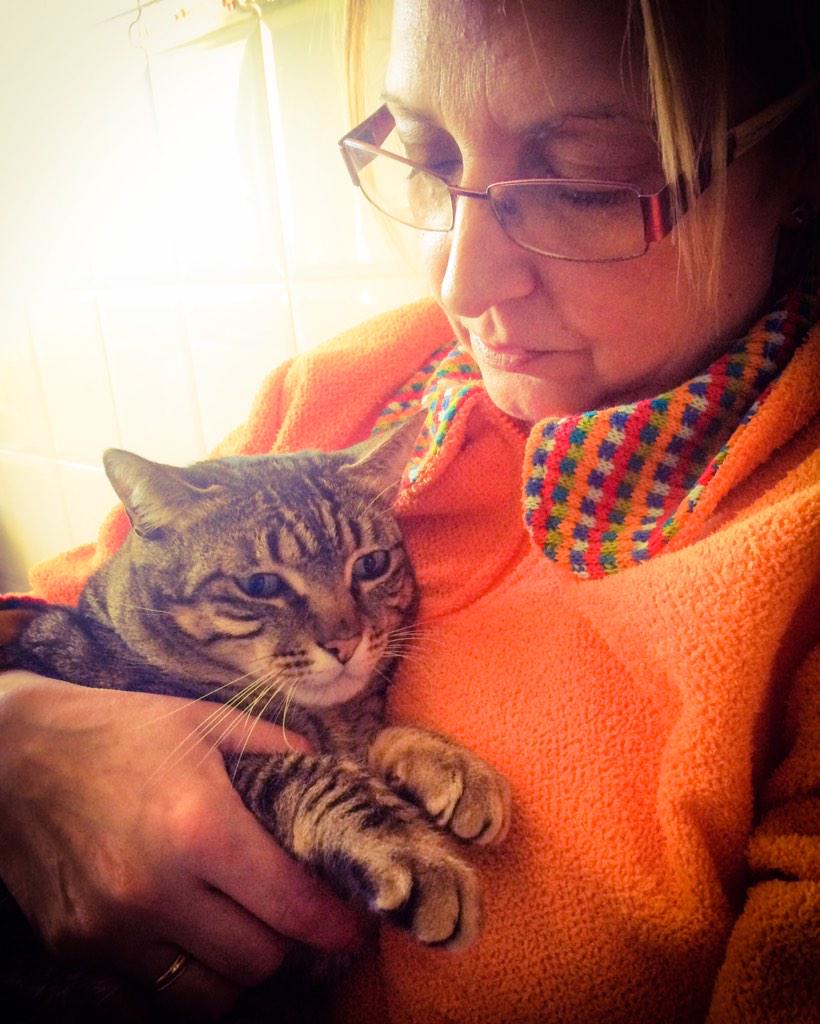 dani_priet's tweet photo. Roni encantao con mi madre !! Jaja ☺️ http://t.co/XOuzXr5Txl