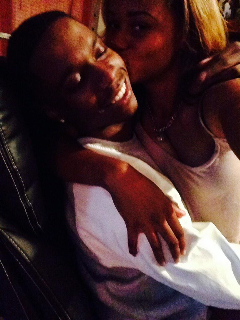 JYD20_ced's tweet photo. When you saw him, You saw me👫 
Now when you see me, you feel him👼
Bonnie &amp; Clyde🔪 http://t.co/WXFzcbfR8A