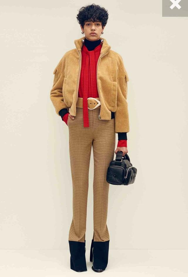 PM_LDN's tweet image. @JW_ANDERSON PRE A/W 2015 COLLECTION. Beautiful stright line cuts and a great model presenting the looks. 10/10 😻