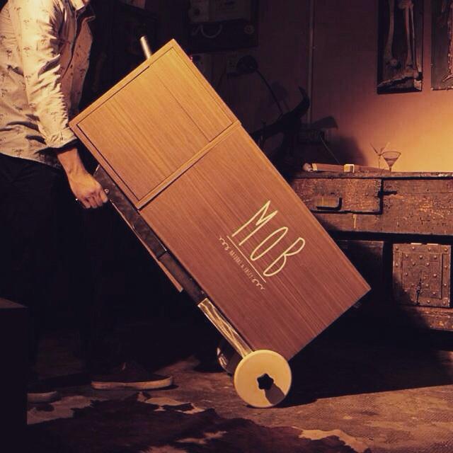 EvolutionShow15's tweet image. Il nostro #OpenBar sara' affidato ai ragazzi di @m___o___b. All'interno di questo supporto, c'e' il loro bar!