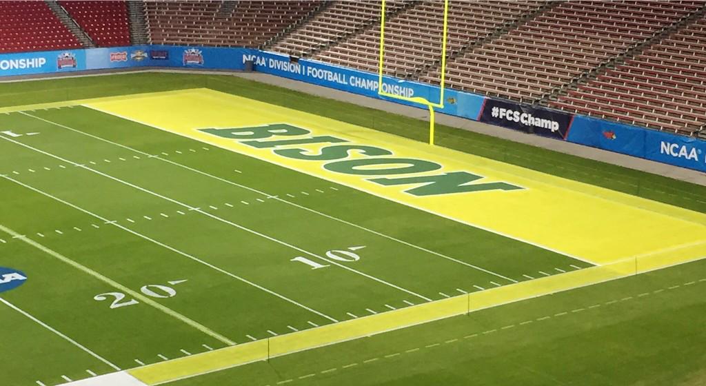 NCAA_FCS's tweet photo. Field Painted &amp; Looking Good. #FCSChamp via @reedag04 http://t.co/KcfYsQTrKz