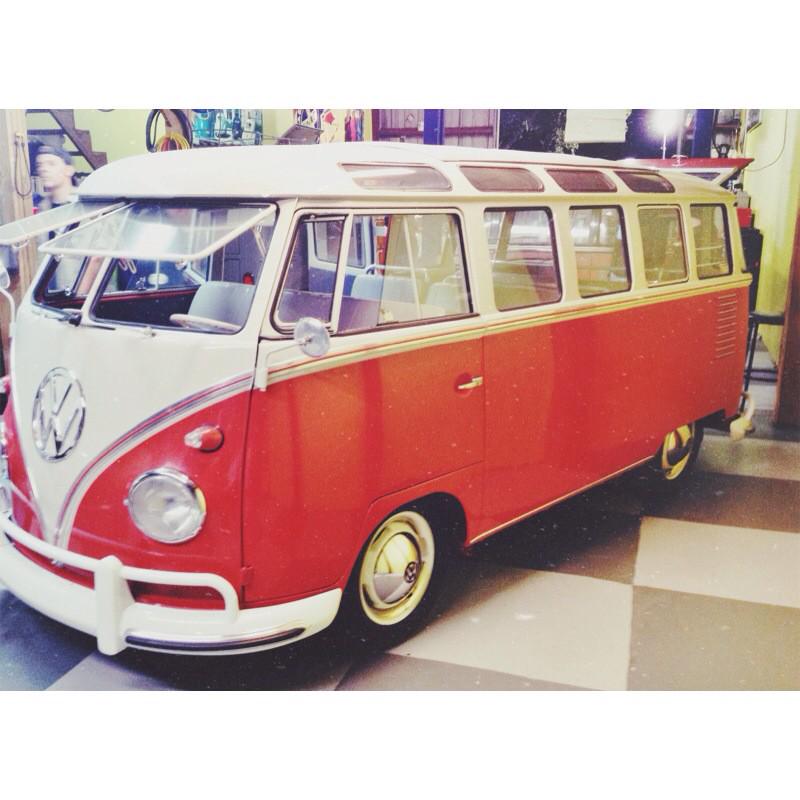 sophiaamer5473's tweet photo. 1960 split window vw bus 😍😍 be mine please #vwlover #vwdreams http://t.co/ydrNg1p1pi
