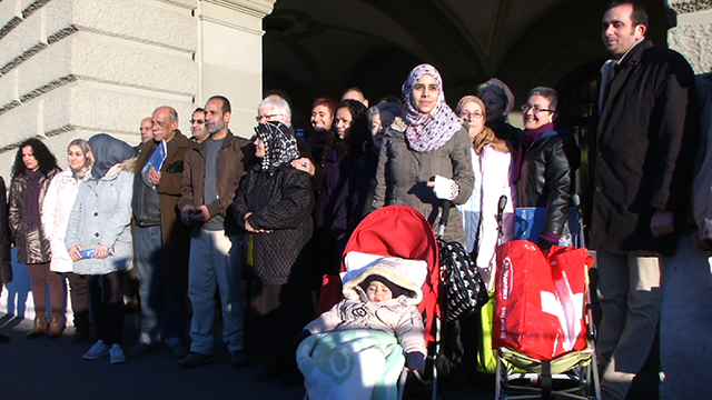 Syrische Flüchtlinge in Ostschweiz: "Froh in der Schweiz zu sein, grosse Angst um Angehörige in Heimat." @tvo_online
