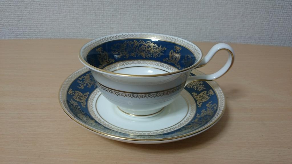 カップのハンドル 指で摘まむか 指を入れるか Togetter