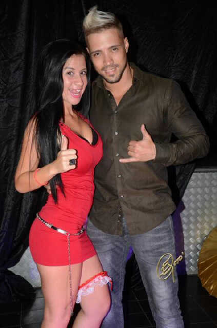 Aixary_gdancer's tweet photo. Con #andres cantante de el duo desacatado gracias por el apoyo corazon .. Siempre http://t.co/809VdWOkce