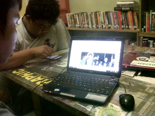 Semangat ki kerjanya kaka <a href="/imajinarium/">Idealogy Daeng Maliq</a>, buat yang cakep ya album perdana-nya  #Halusinasi #1stAlbum :D