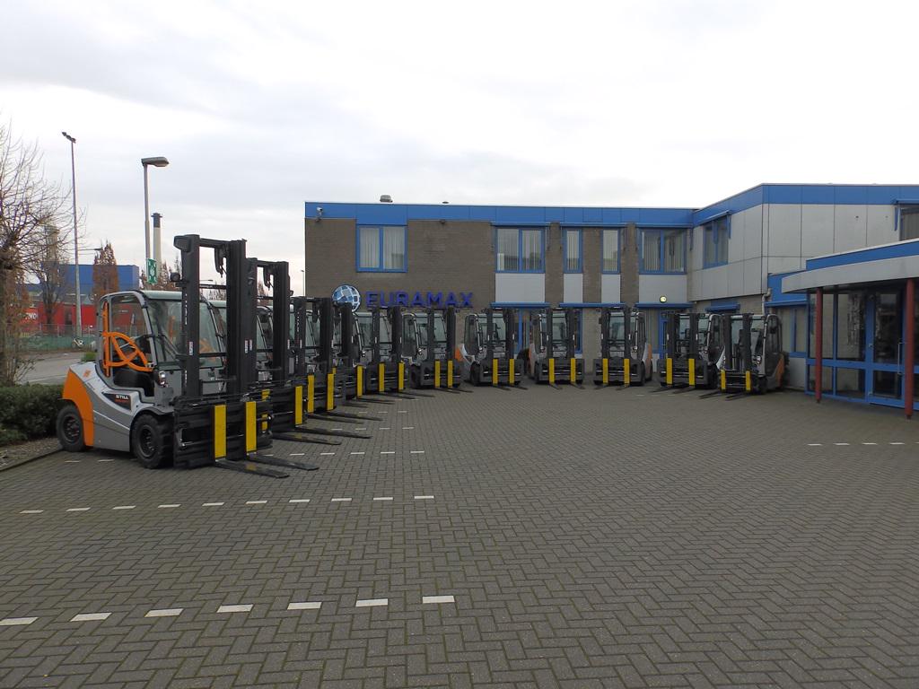 Onlangs afgeleverd: 10 #Still RX70-50 en 1 RX70-16 #Hybrid #heftrucks bij @Euramax_Europe. Veel succes met de trucks!