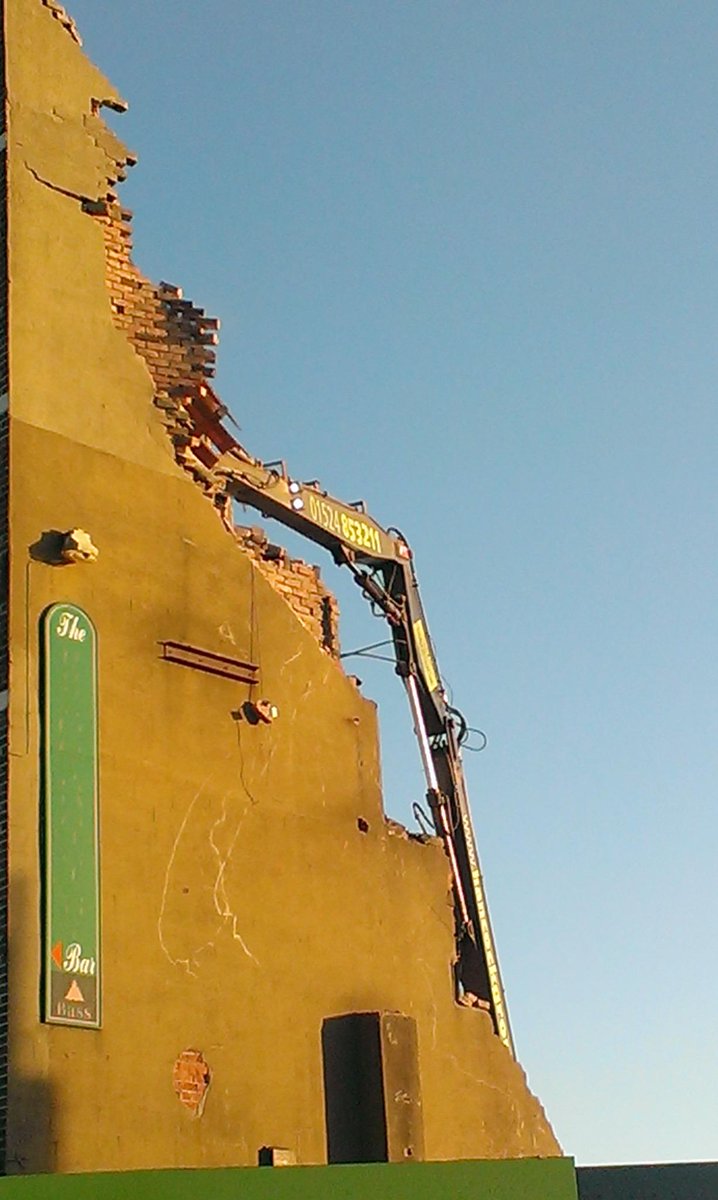 CLeadbetterArt's tweet photo. Sad day for #BroadwayHotel #Morecambe but got some #InterestingPhotos of the #Demolition http://t.co/pX1ij4ytYN