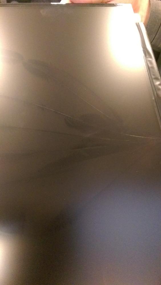 thejarv's tweet image. @StoneComputers New laptop screen arrived and its cracked! #stonefail