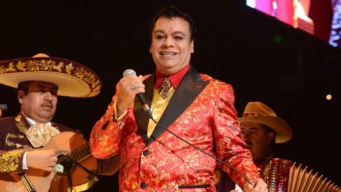 We love u Happy Birthday! VIDEO: 5 razones por las que amamos al Divo de Juárez  