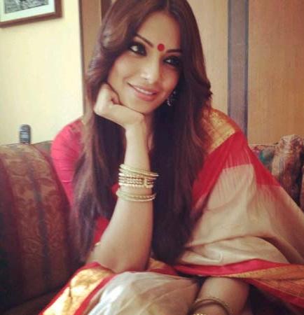 Happy Birthday Bipasha Basu. You are the first actress crush. Love yourself. 