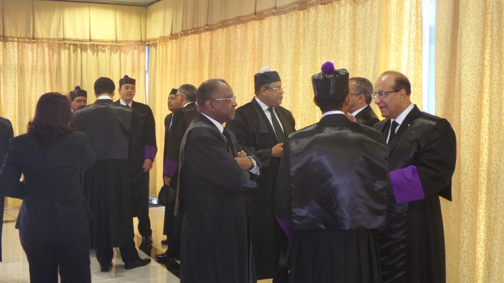 PoderJudicialRD's tweet photo. Los jueces #SCJRD se preparan para la Audiencia Solemne en el Salรณn de Deliberaciones
#DiaDelPoderJudicial http://t.co/o07jgRxjNH