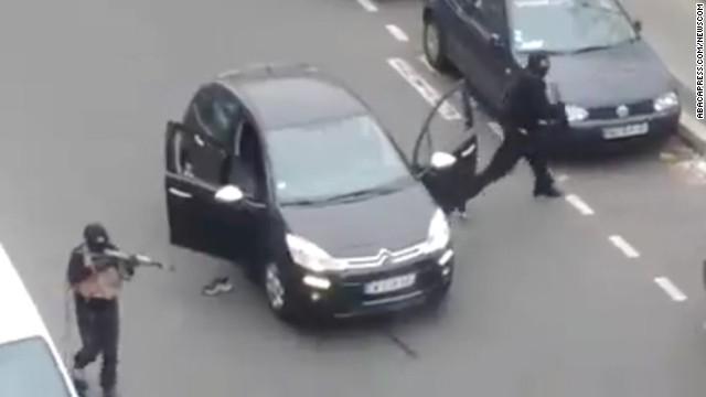 CNNPhotos's tweet image. A shooting at French magazine @Charlie_Hebdo_ left journalists and police officers dead: cnn.it/1DkZthb