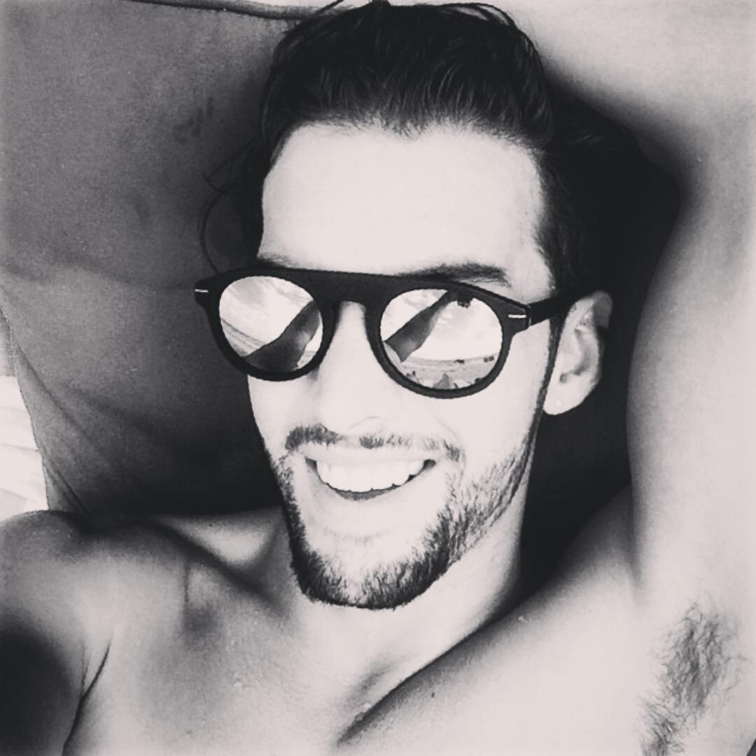 BarbonesMEX's tweet photo. El barbón de hoy @robertocarlomx, actor y host TV
Más en http://t.co/WF8YK33zMZ
#Barbón #barba #Instabeard #BeardMex http://t.co/gdJofsakK0