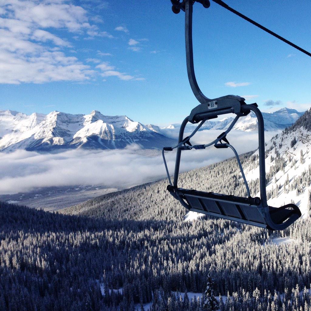 SkiLouise's tweet photo. Those days when #SkiLouise looks like a screensaver 🙌👍❄️ #JustLakeIt #SkiLouise http://t.co/rAJH7xtsCt
