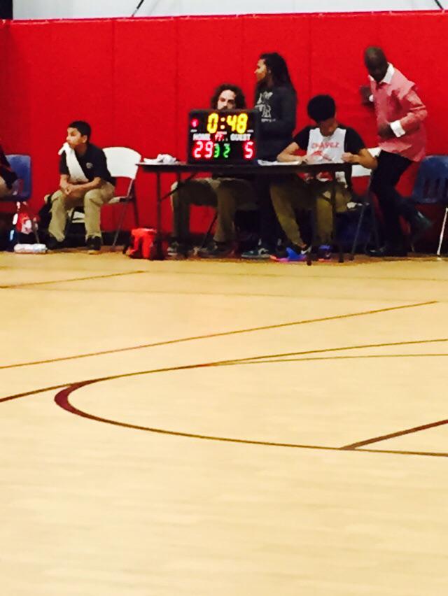 kandralondon's tweet photo. 29-5 PREP IS LEADING THE GAME!!! @ChavezPrep_NW @ChavezPrep @Principal_Bob http://t.co/t2azWCw38E
