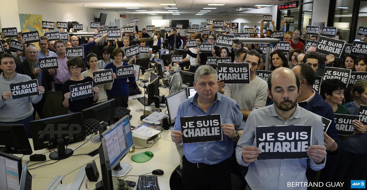 Indrukwekkend eerbetoon van persbureau AFP “<a href="/afpfr/">Agence France-Presse</a>: #JeSuisCharlie L'hommage des personnels de l'AFP ”