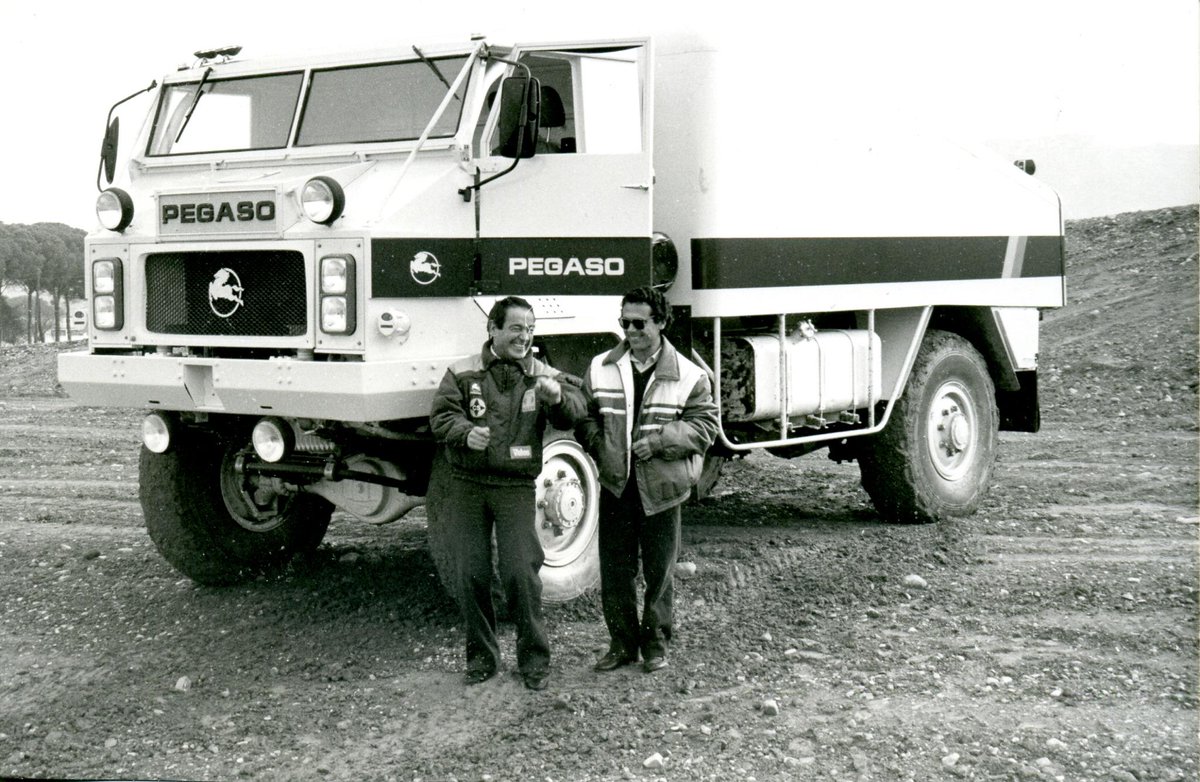 JASInfoService's tweet photo. París-Argel-@dakar 1986: Carlos del Val y Salvador Cañellas, con Pegaso 7222. Ficha Pegaso: http://t.co/FFgtuVQ0M4 http://t.co/cVWAtwmQt8