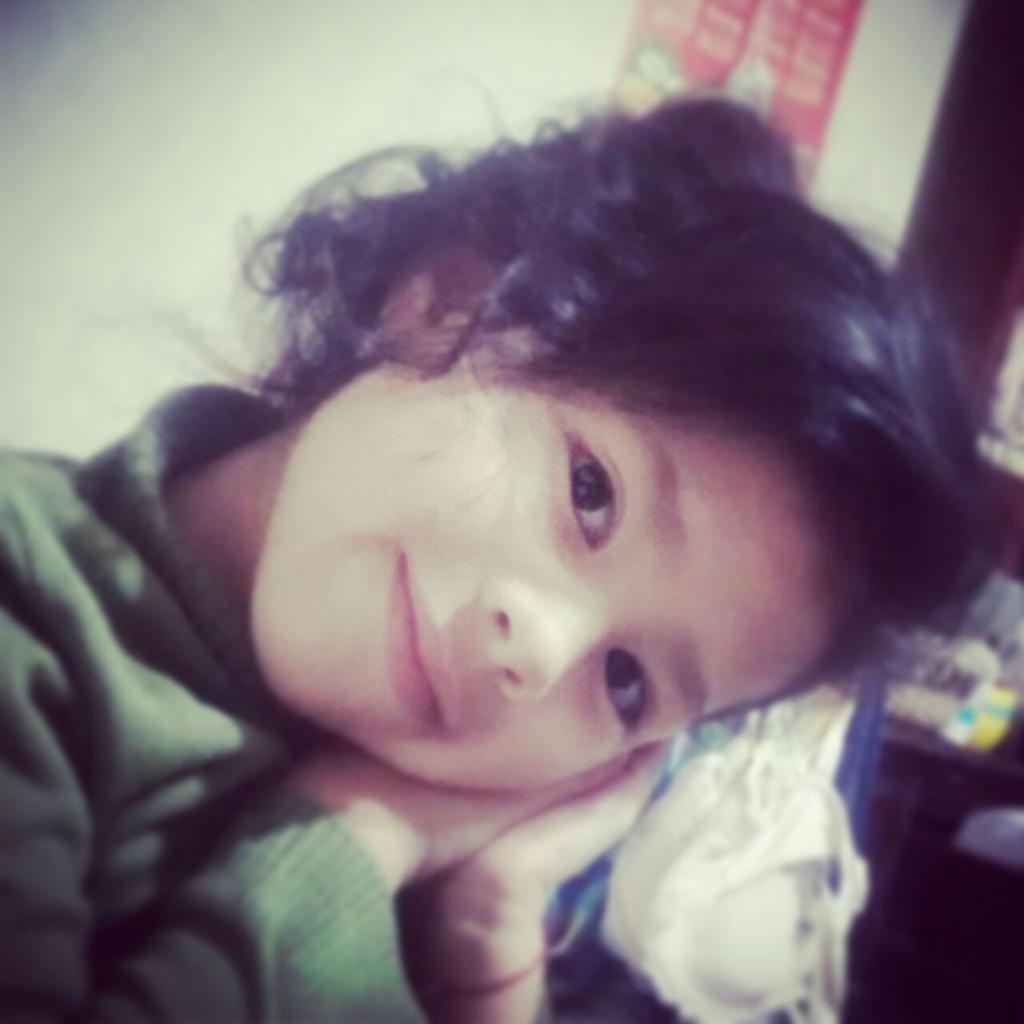 Loreta Valentina Her (@lachinita2000) on Twitter photo 