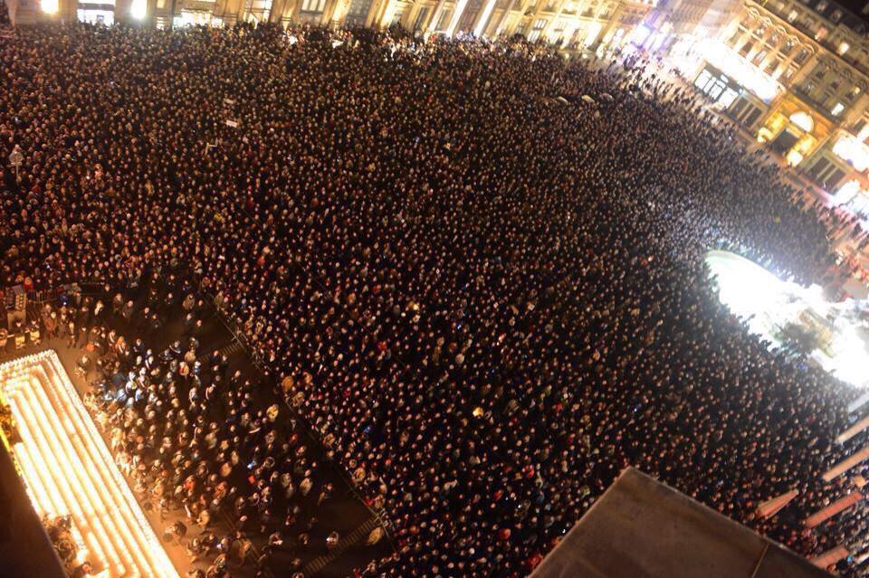 hugogelin's tweet photo. Le sursaut de l'humanité. #JeSuisCharlie http://t.co/1s9YIylADx