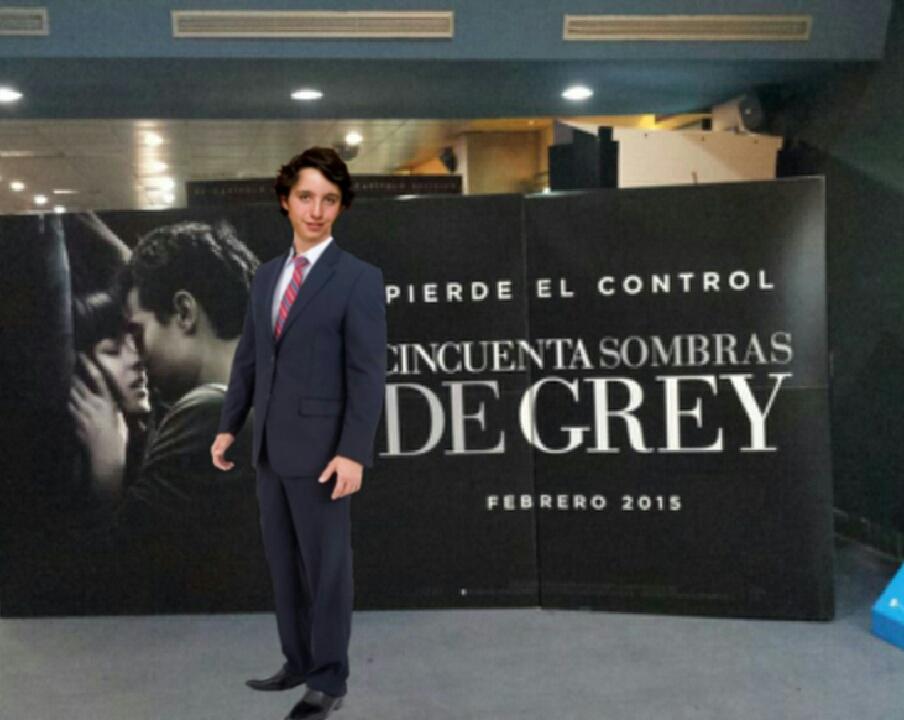 juanlutuiter's tweet photo. El pequeño nicolas en todos los eventos http://t.co/HycqXpR6aR