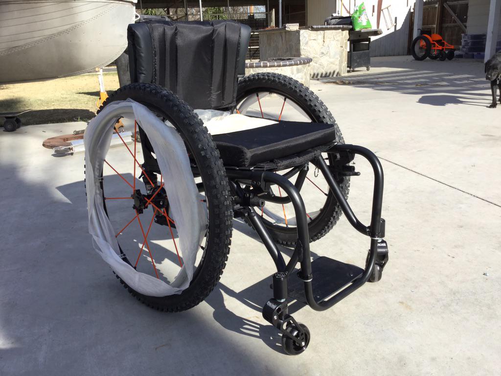 box_troy's tweet photo. Check out this bad boy. Daily susp Chair with fox shocks. @box_troy #teambox http://t.co/ZeGyMYaTTj
