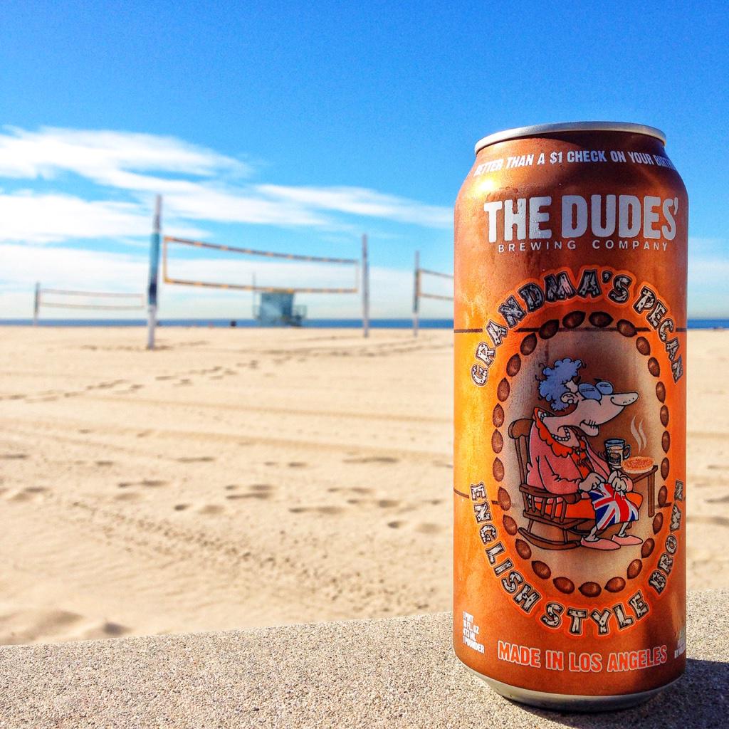 thedudesbrew's tweet photo. Grandma decided to take a beach day to work on her tan #thedudesbrew #grandmaspecan #hermosabeach #beachday http://t.co/C3KJ1SALgU