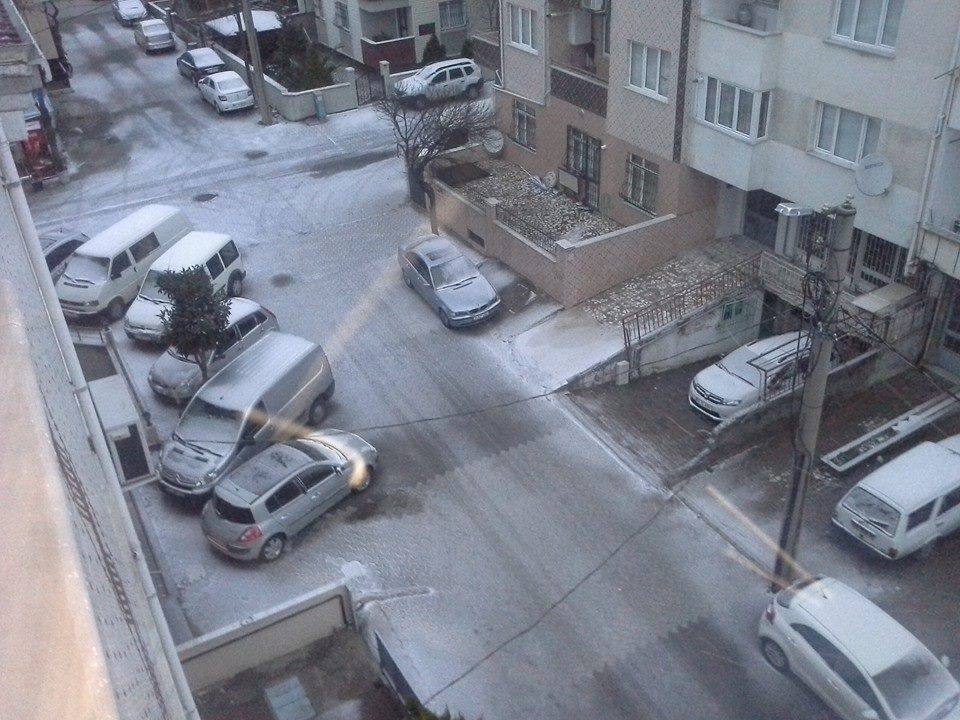 SilaaLovato's tweet photo. @DrMuammerYildiz çok zor yürülüyo yaşlılar ve engelli olanlar içinde çok zor durum aşırı don var ilgilinize örnek m. http://t.co/olK2P5Z1gT