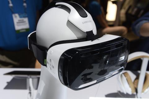NeoEdmund1's tweet photo. Spotted at the #SamsungCES booth: Experience VR #CES2015 #CESGear #CEShighlights #Samsung #VR #trendingworldwide http://t.co/tLSqhGfnv9โ
