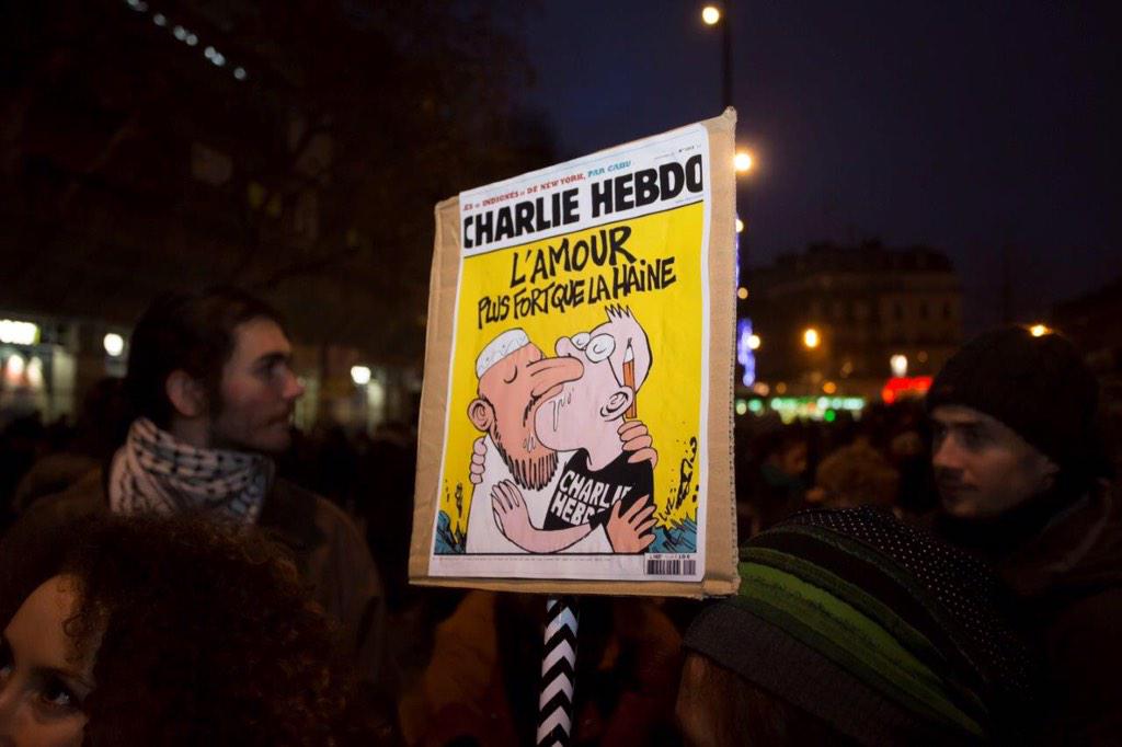 Paris tweet media