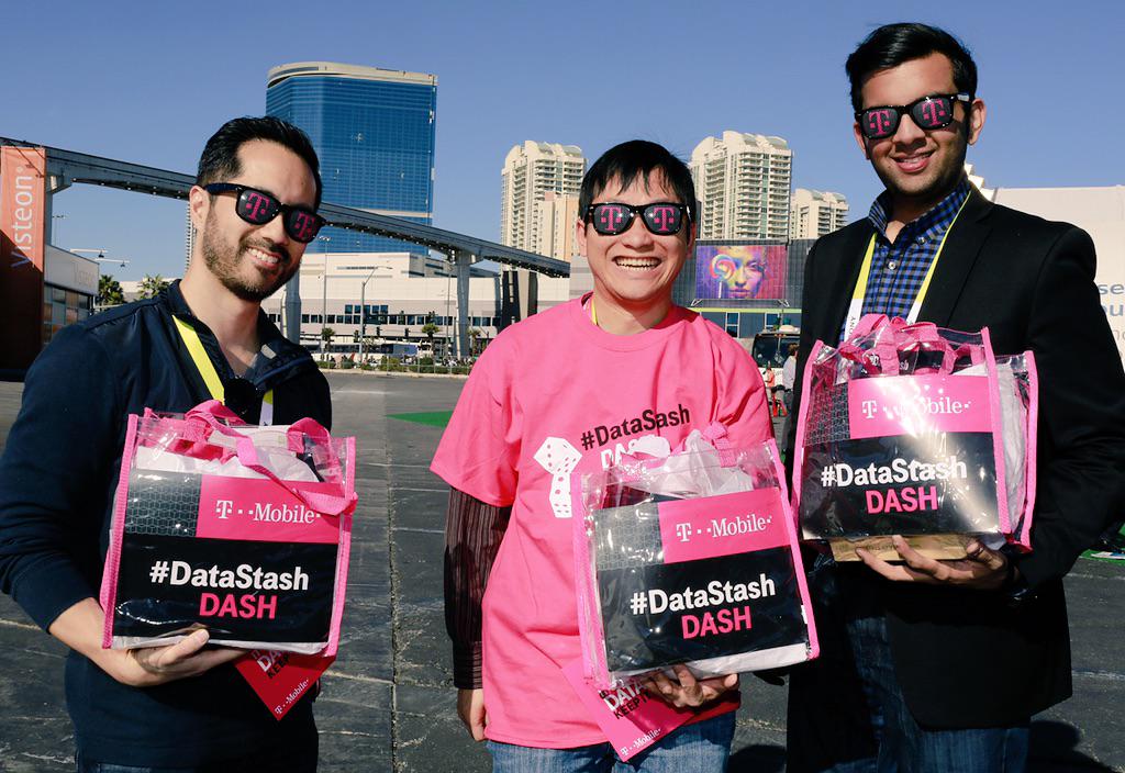 TMobile's tweet image. #DataStash Dash #HighRollers. We're making more people smile than the slot machines!! #CES2015