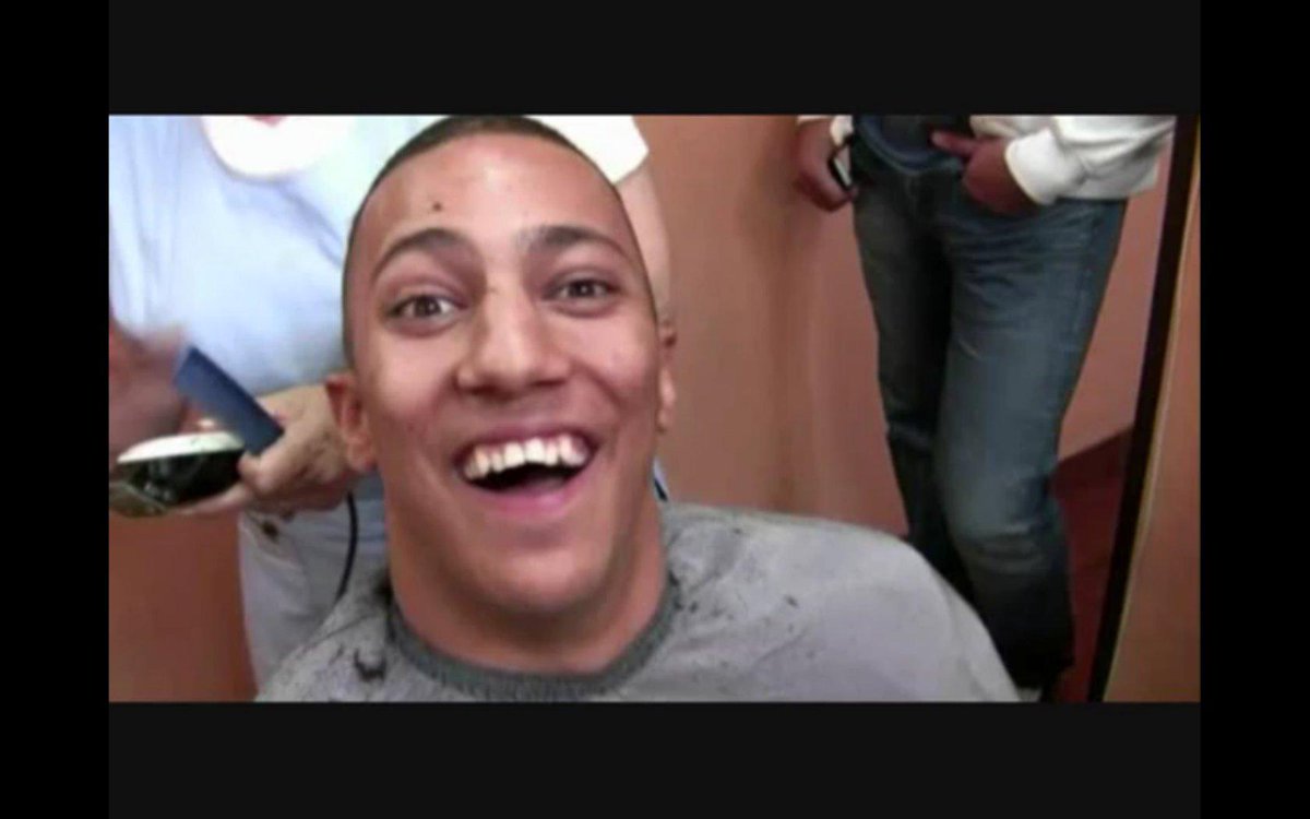 robinritter66's tweet photo. Farid bang Anabolika macht Pickel krank http://t.co/jcxEzs5sAL