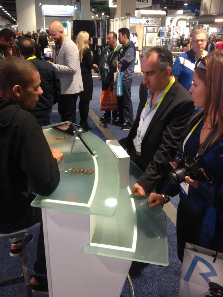 FreeviVR's tweet image. REAL STEREOSCOPIC 3D... Without Glasses!!! Visit our booth at @intlCES... We're in the South Hall (#20351) #CES2015