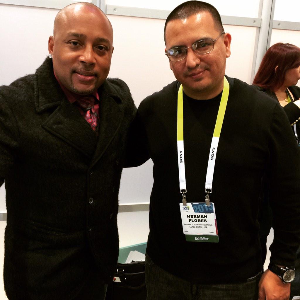 hermanflores's tweet photo. Always great catching up with my longtime friend @thesharkdaymond #NewProjects #Jabbawockeez #WOD #AnyoneCollective http://t.co/xuiDMbDnUA